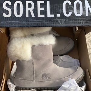 Sorel Women’s Boots never worn